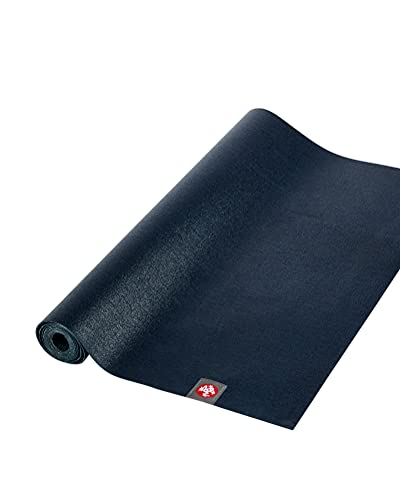 Manduka eKO Superlite - Esterilla de yoga para viajes, ligera, fácil de enrollar y plegar, duradera, agarre antideslizante, 1.5 mm de grosor, 71 pulgadas, azul medianoche