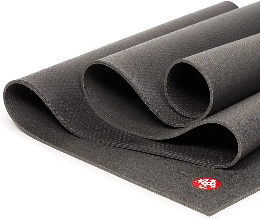 Manduka PROlite - Tapete de viaje de 4,7 mm de grosor, agarre de alto rendimiento, ultra amortiguación para apoyo y estabilidad en yoga, pilates, gimnasio y fitness general, 79 pulgadas, negro